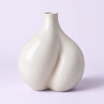 Vase en céramique blanche, produit fictif de la démonstration